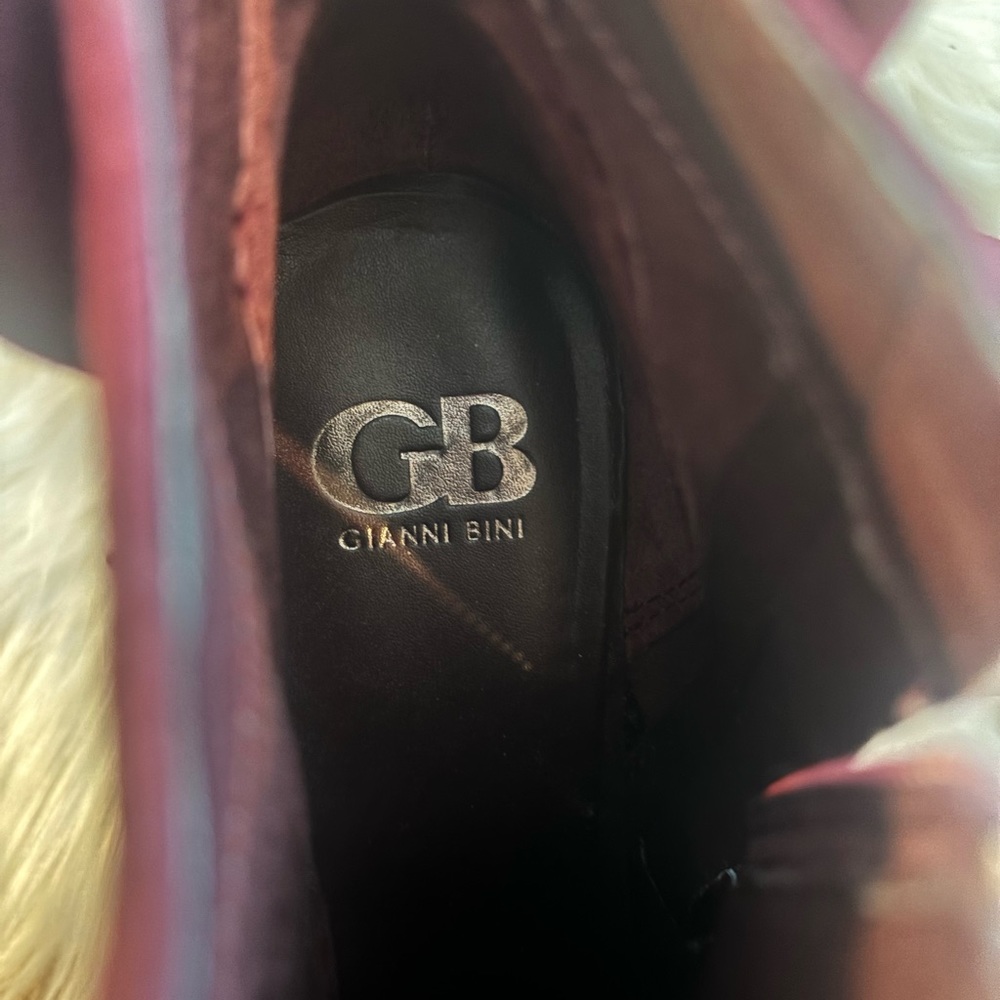 GIANNI BINI LADIES BURGUNDY SUEDE ANKLE HEEL BOOT. - Picture 7 of 7